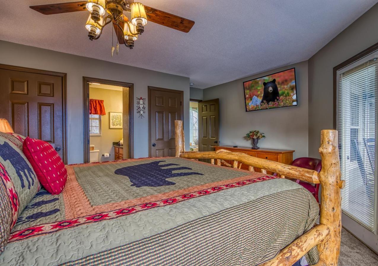 3 Decks, Mtn Views! Tree Tops By Honeybearcabins - Luxury Rain Showers, 3 King Suites, Xl Hottub, Fireplace, Bear Sightings Gatlinburg Luaran gambar