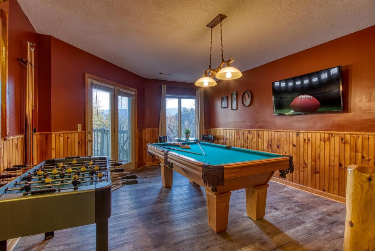 3 Decks, Mtn Views! Tree Tops By Honeybearcabins - Luxury Rain Showers, 3 King Suites, Xl Hottub, Fireplace, Bear Sightings Gatlinburg Luaran gambar
