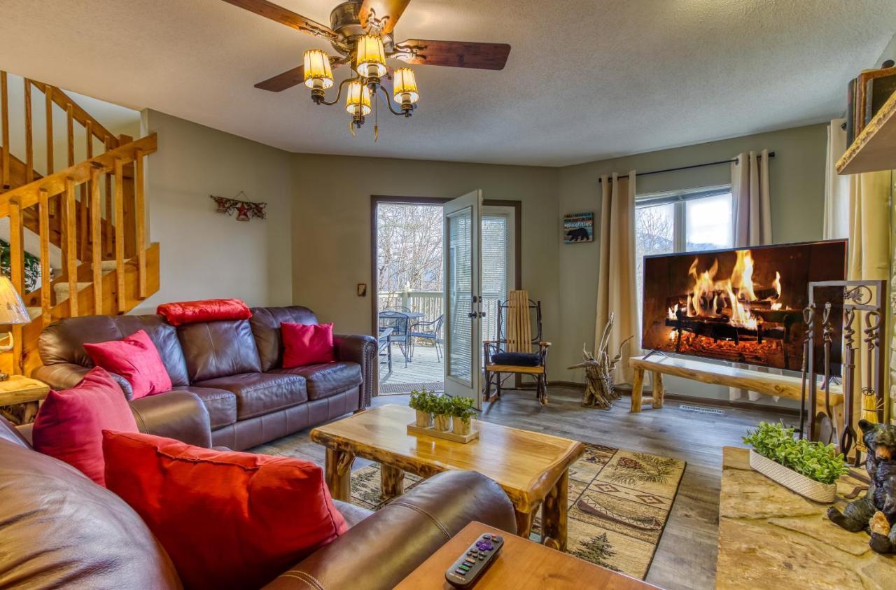 3 Decks, Mtn Views! Tree Tops By Honeybearcabins - Luxury Rain Showers, 3 King Suites, Xl Hottub, Fireplace, Bear Sightings Gatlinburg Luaran gambar