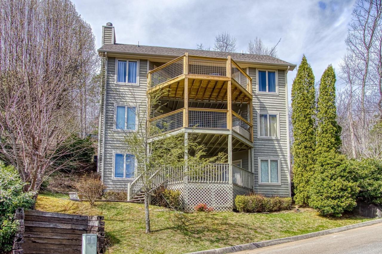 3 Decks, Mtn Views! Tree Tops By Honeybearcabins - Luxury Rain Showers, 3 King Suites, Xl Hottub, Fireplace, Bear Sightings Gatlinburg Luaran gambar